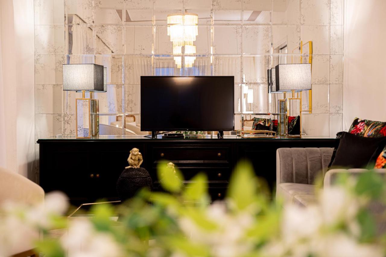 Luxury Apartment Vol 2 Close To The Lake อิโออันนินา ภายนอก รูปภาพ